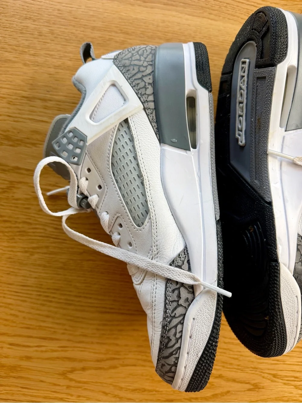 Jordan sneakers white